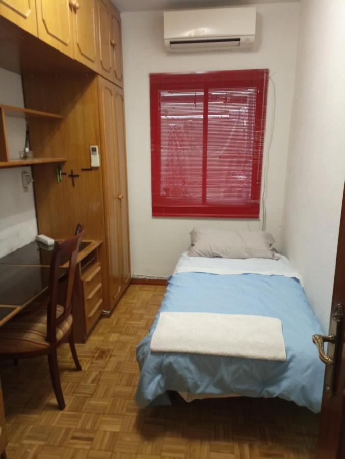 Bed and Breakfast 2-Centro Hab Compartida Masculina 8X Madrid Exterior foto